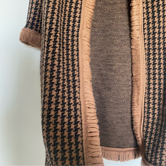 Vintage Couture Imports 100% Wool Houndstooth Coat with cape Size S/M - Picture 5 of 8